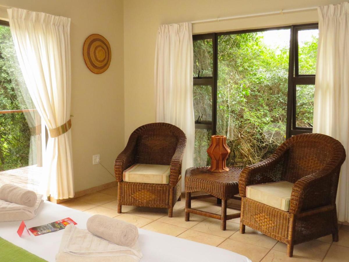 Umkhumbi Lodge Hluhluwe Exterior photo