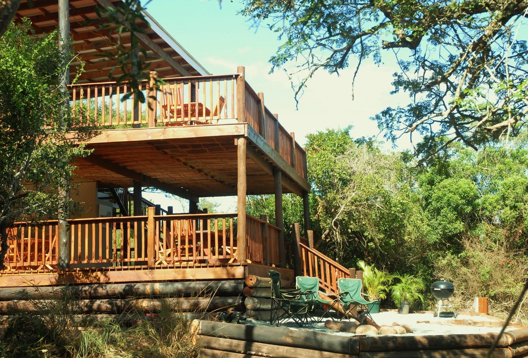 Umkhumbi Lodge Hluhluwe Exterior photo