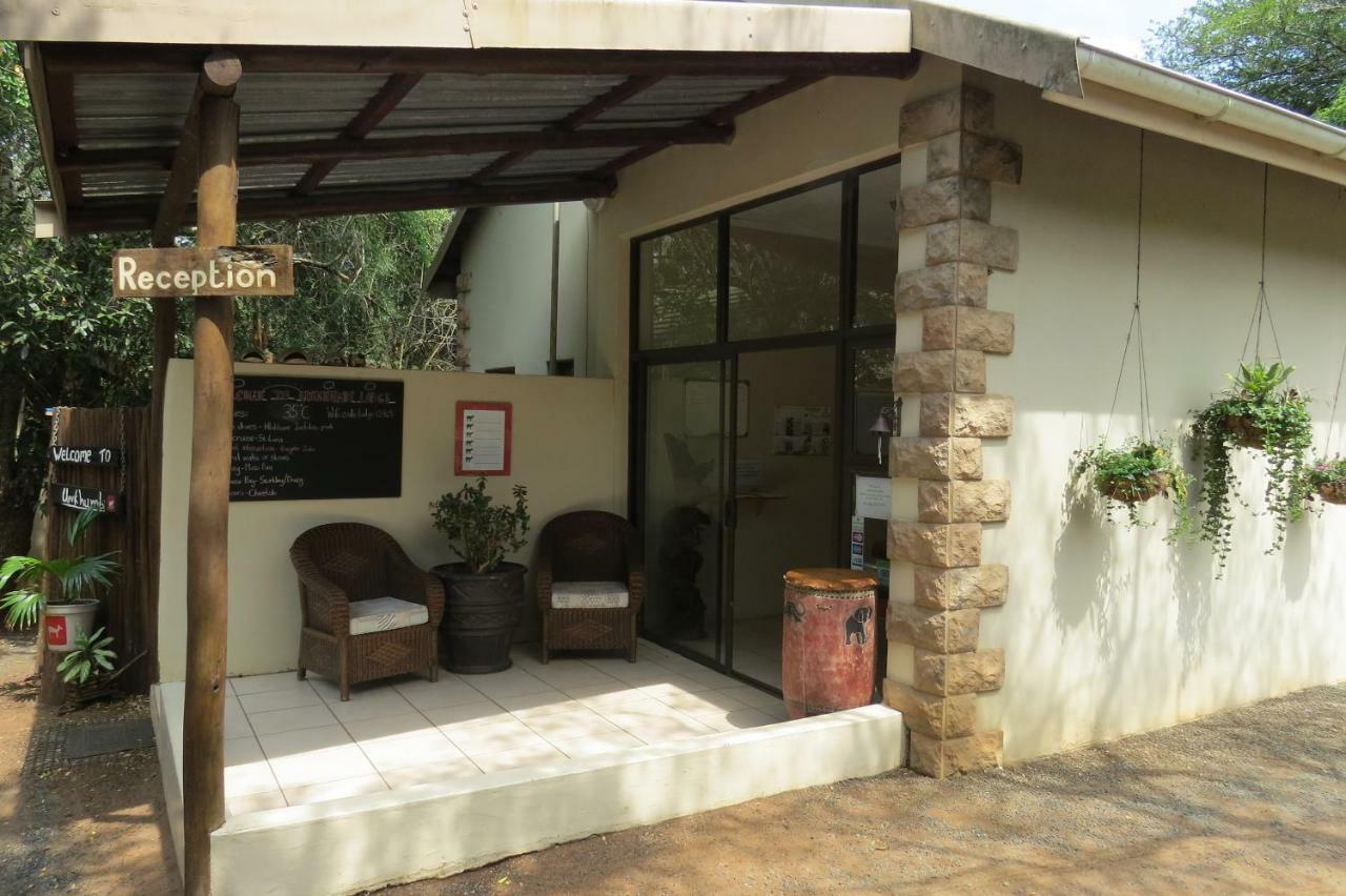 Umkhumbi Lodge Hluhluwe Exterior photo