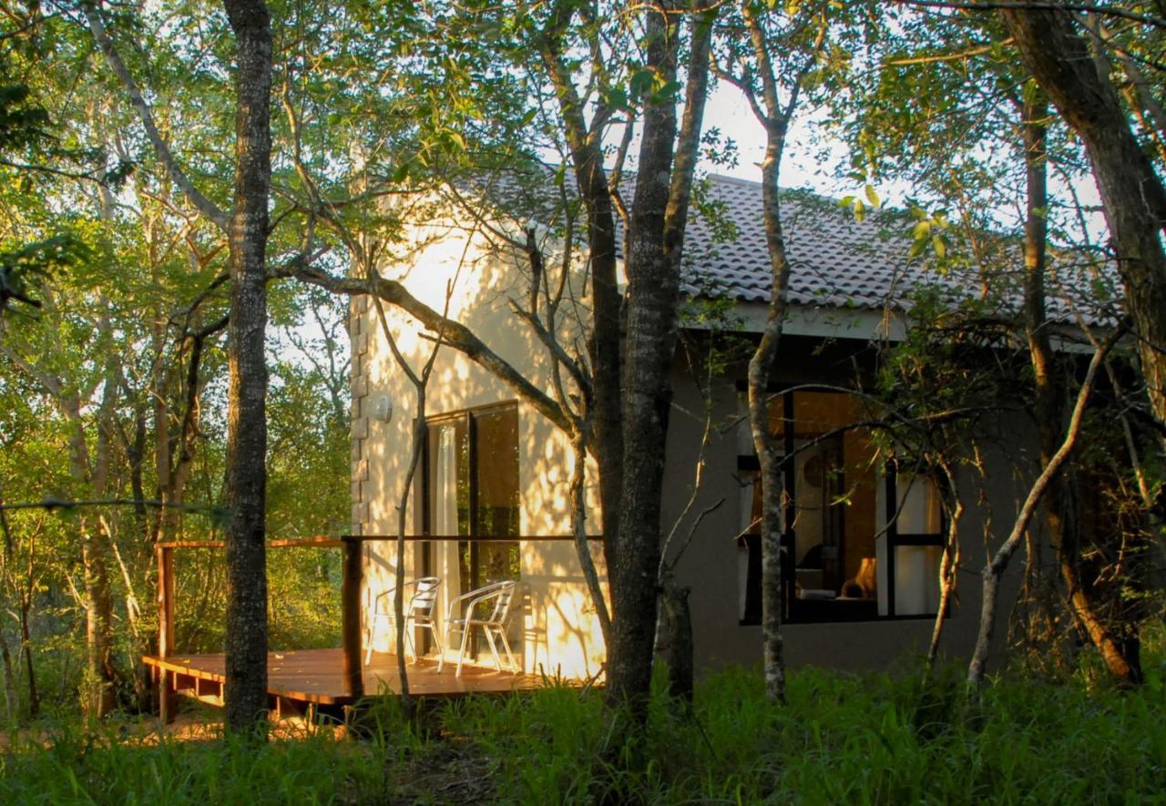 Umkhumbi Lodge Hluhluwe Exterior photo