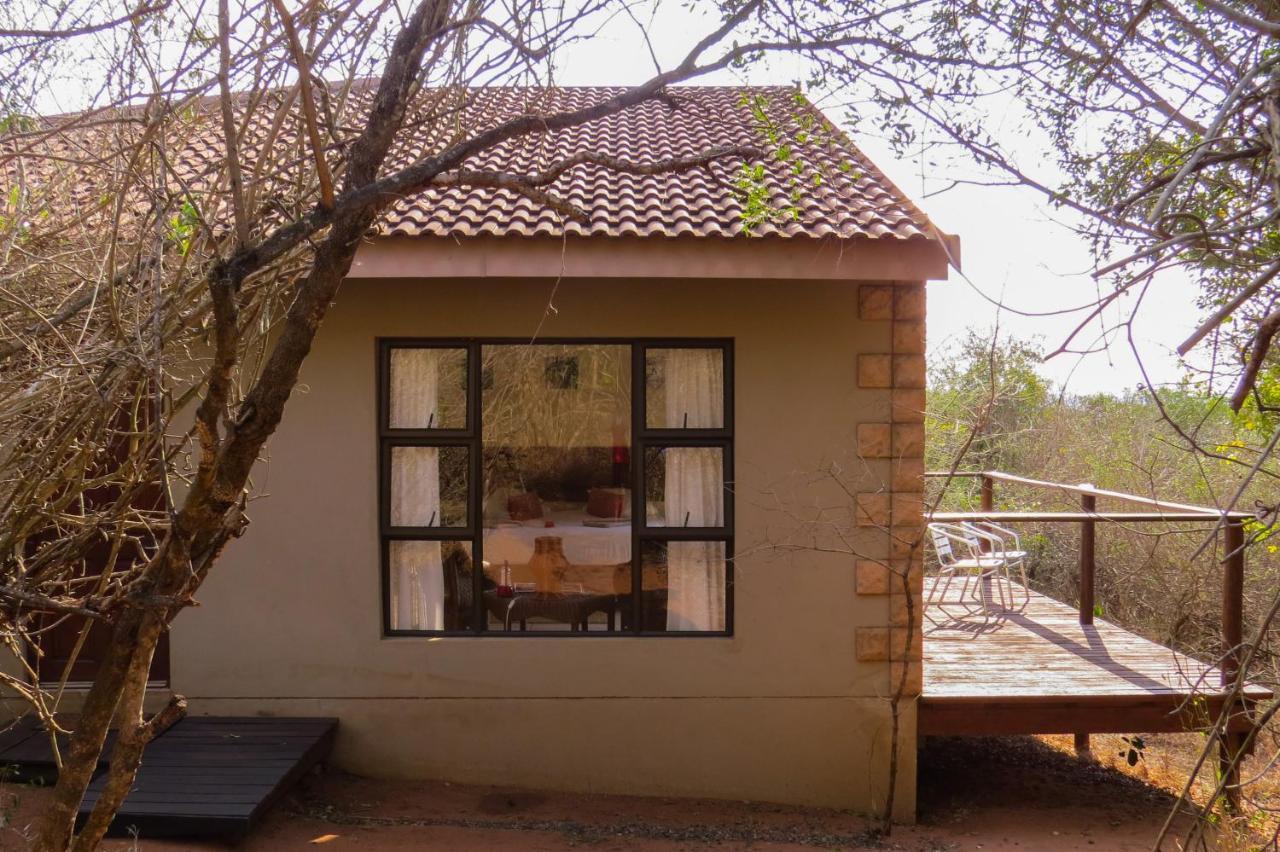 Umkhumbi Lodge Hluhluwe Exterior photo